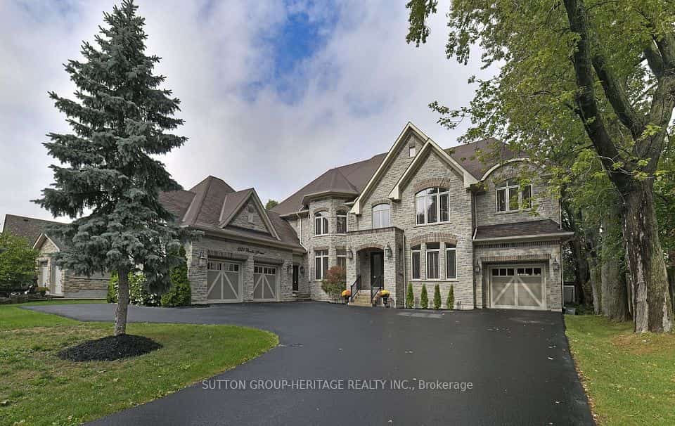 1921 Bonita Avenue, Pickering, ON L1V 3N1