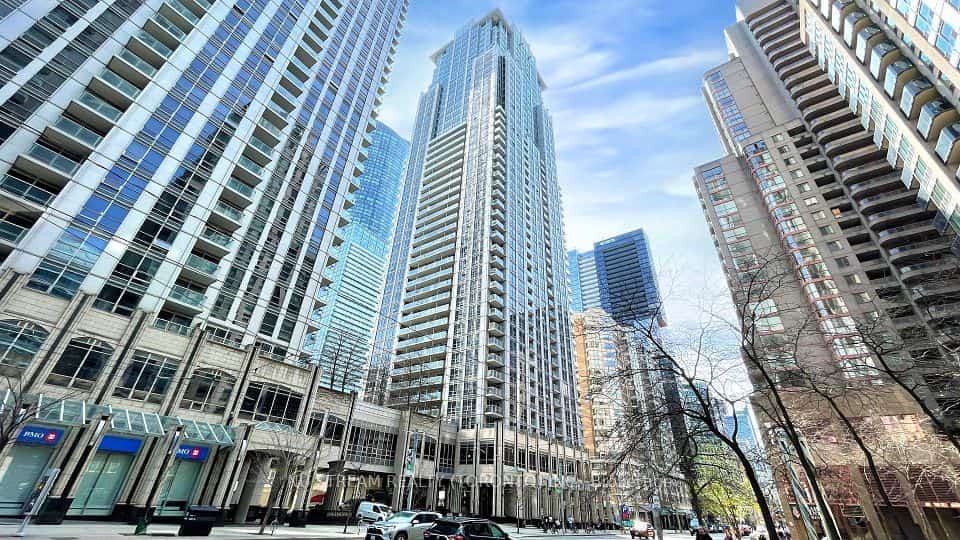 College Park South Tower, Toronto