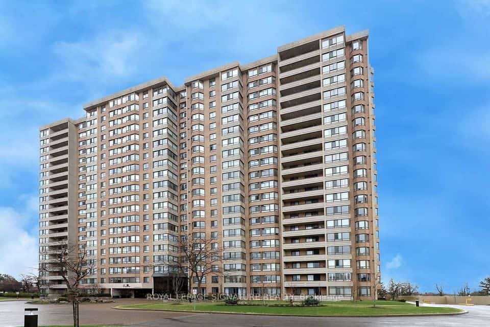 100 County Court Boulevard #1101, Brampton, ON L6W 3X1