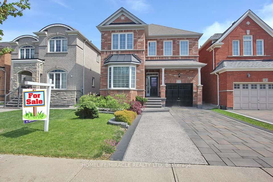 11 Bluffmeadow Street, Brampton, ON L6P 3K3