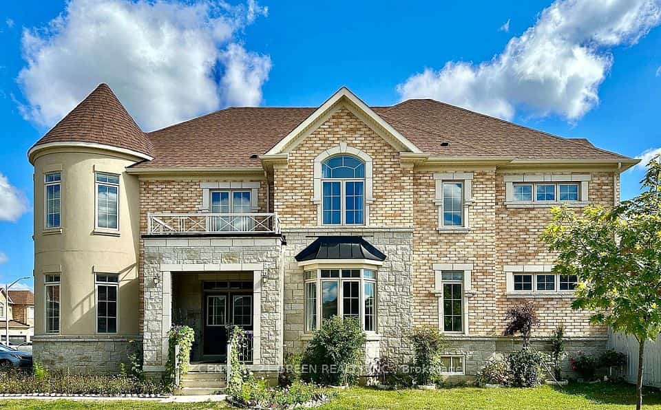 21 Tupling Street, Bradford West Gwillimbury, ON L3Z 0W8