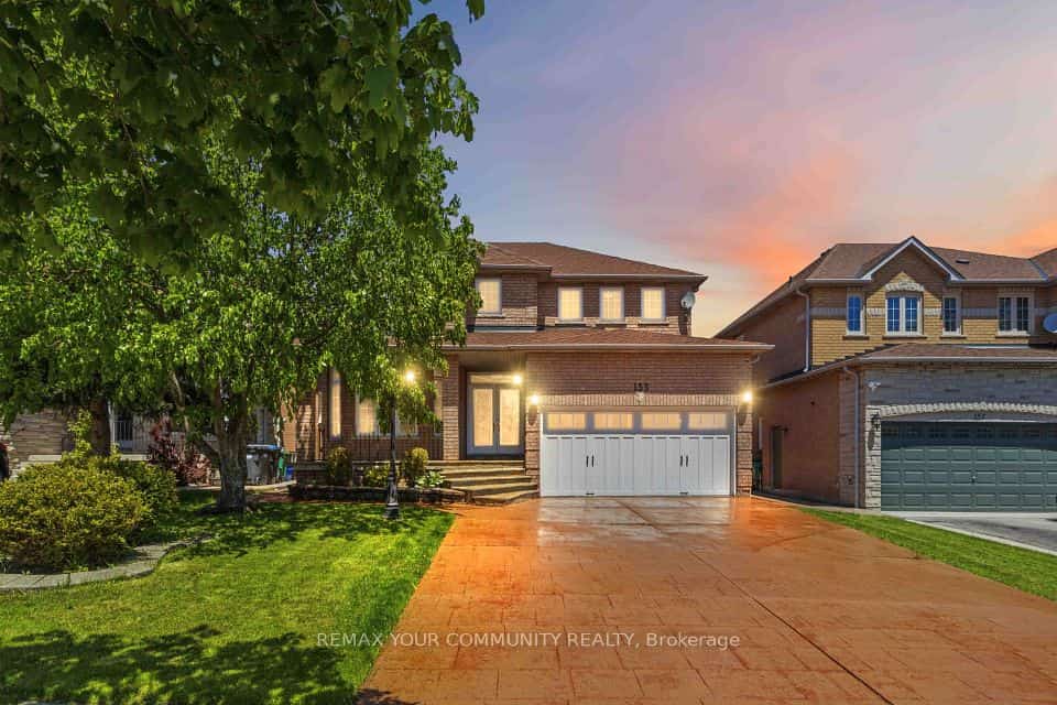 153 Bristol Road E, Mississauga, ON L4Z 3V3