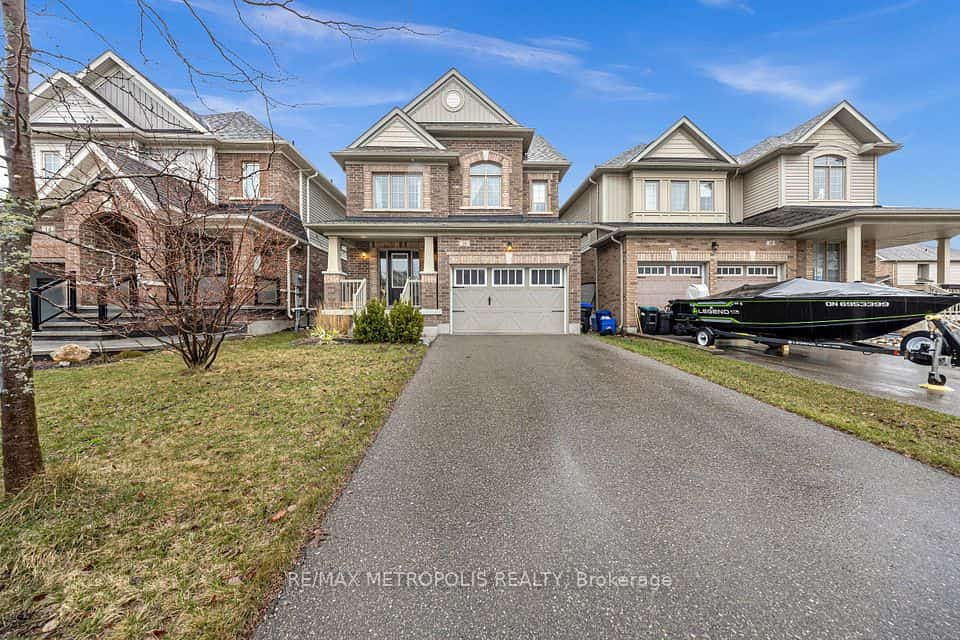 16 Treetops Boulevard, New Tecumseth, ON L9R 0M3