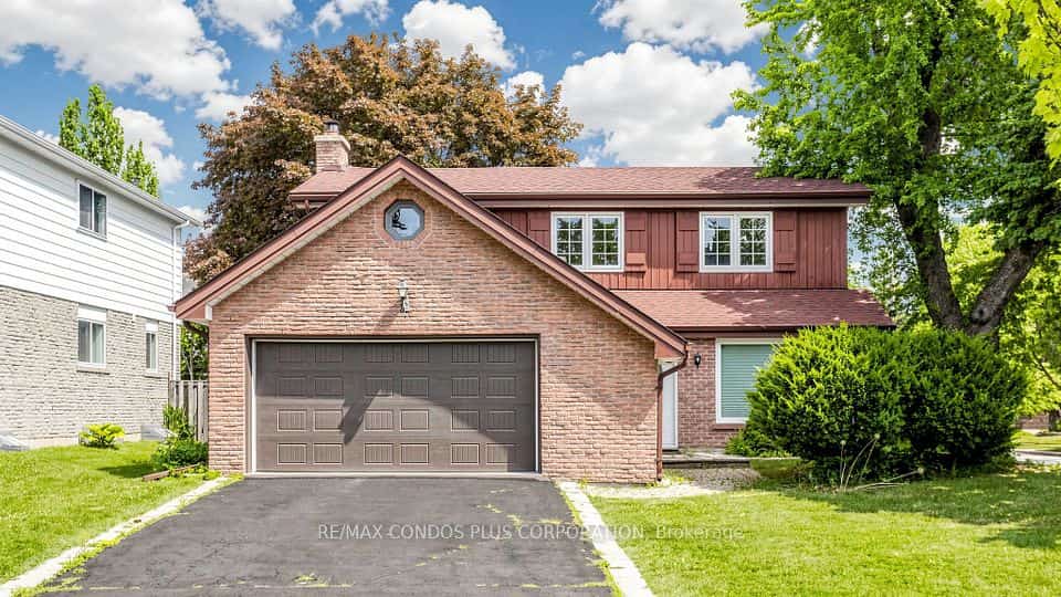 22 Denlow Boulevard, Toronto, ON M3B 1P4