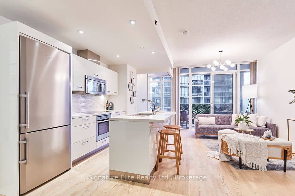 88 Park Lawn Road N, Toronto