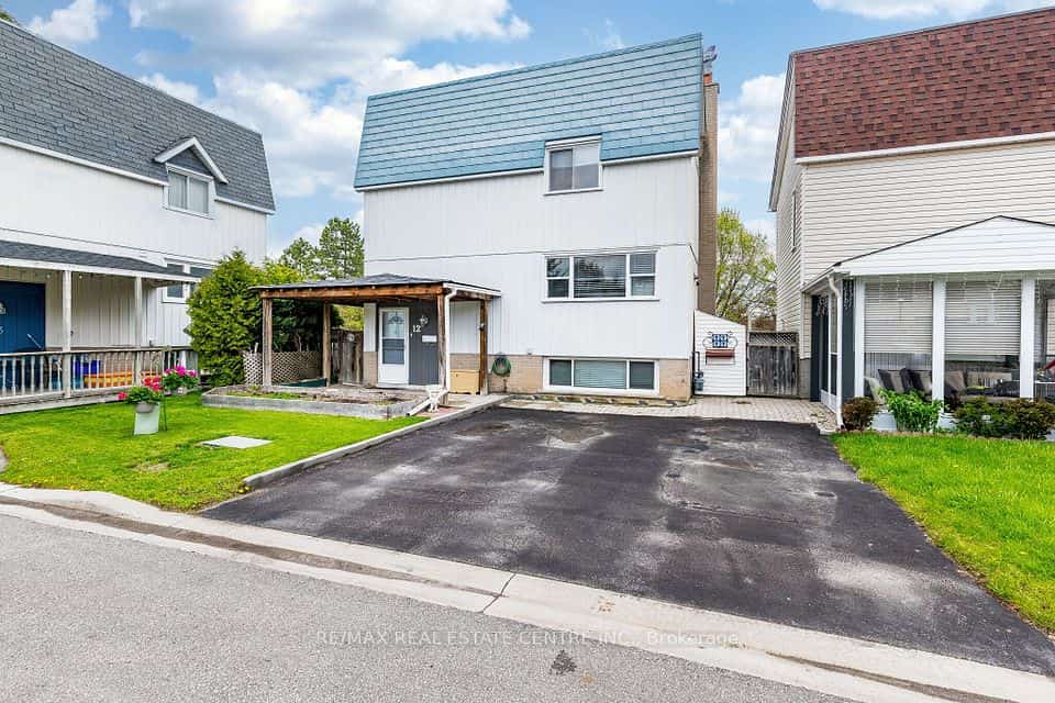 12 Homer Square, Brampton, ON L6S 1X9