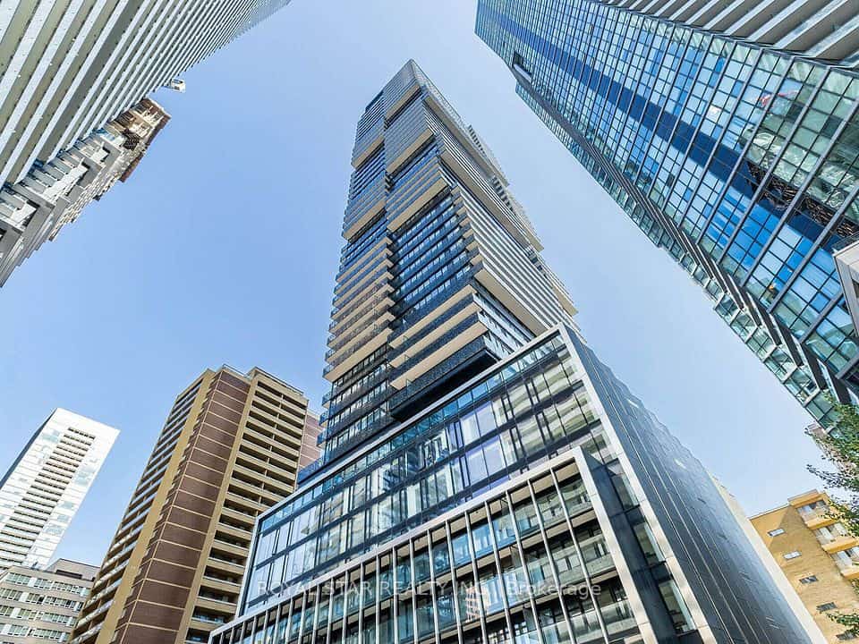 55 Charles Street E #2706, Toronto, ON M4Y 0J1