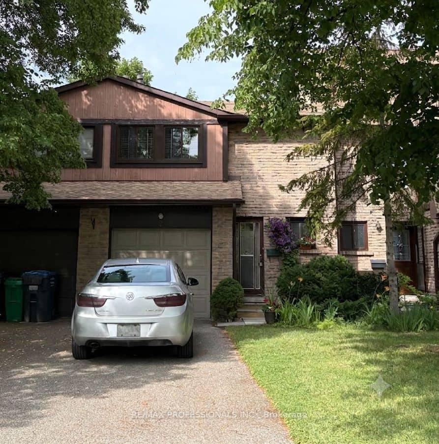 3345 Silverado Drive, Mississauga