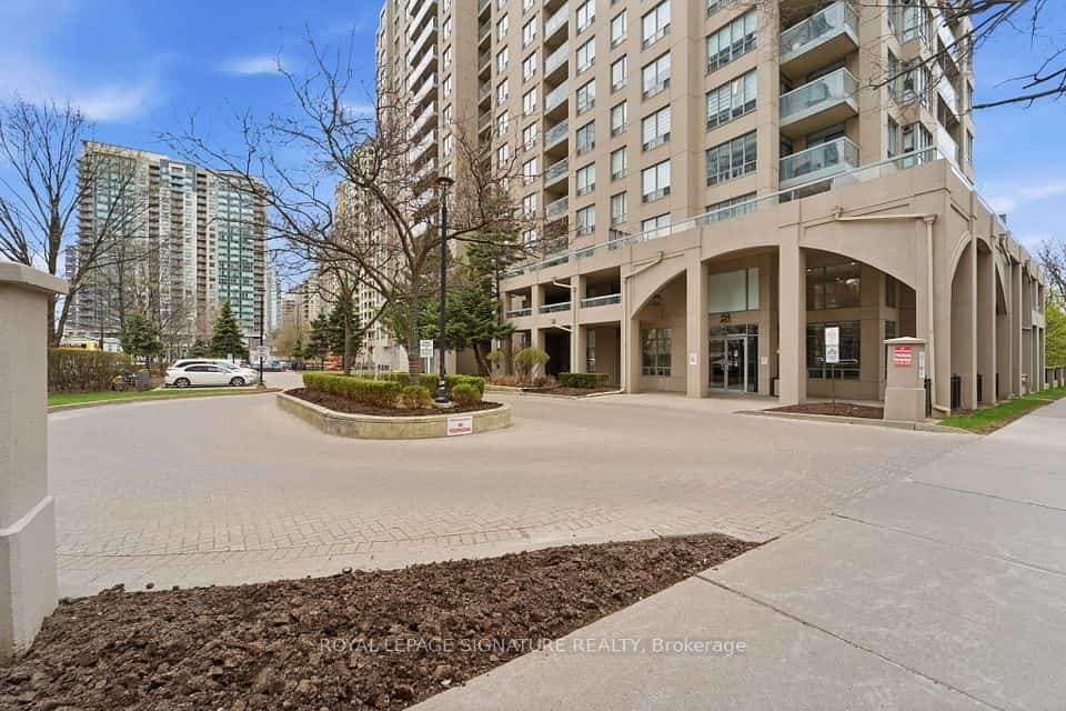 28 Empress Avenue #2302, Toronto, ON M2N 6Z7