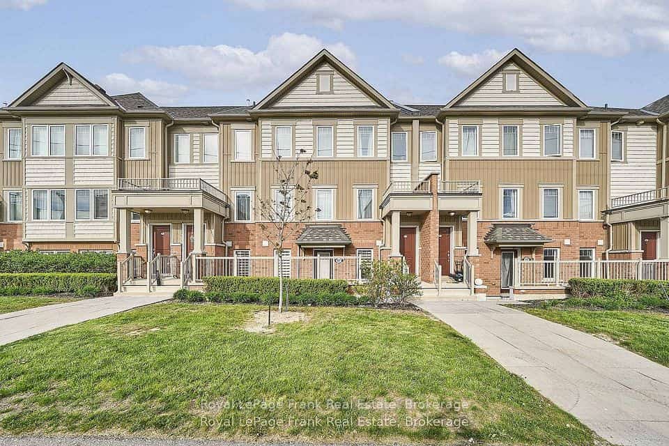 2500 Hill Rise Court #127, Oshawa, ON L1L 0M6