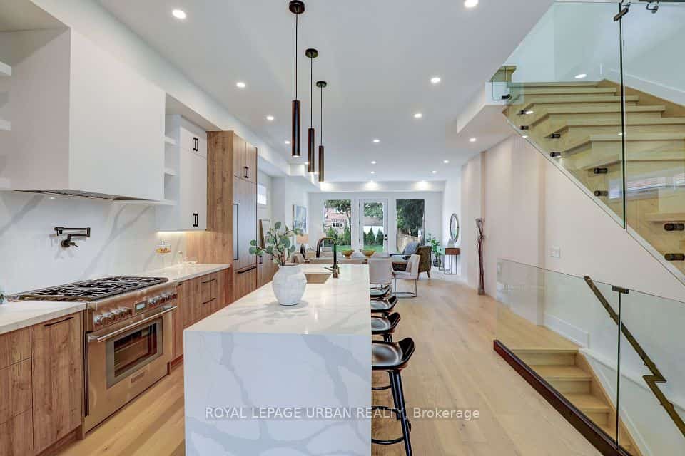 128 Floyd Avenue, Toronto, ON M4K 2B7