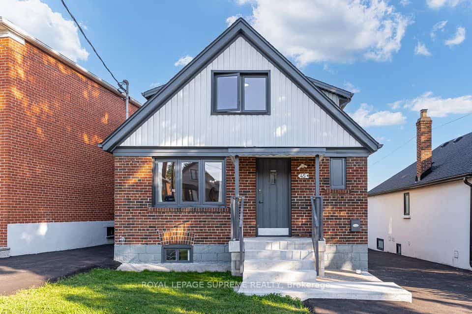 45 Beechborough Avenue, Toronto, ON M6M 1Z2