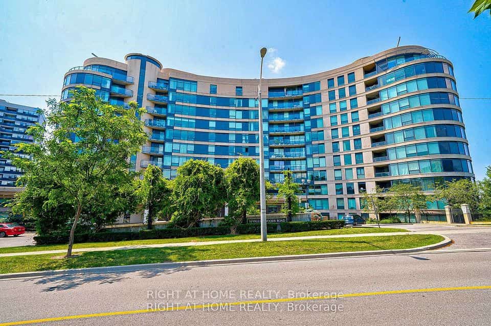 18 Valley Woods Road #813, Toronto, ON M3A 0A1