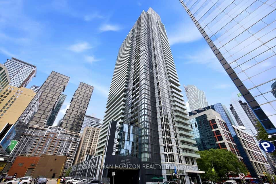 300 Front Street W #4403, Toronto, ON M5V 0E9