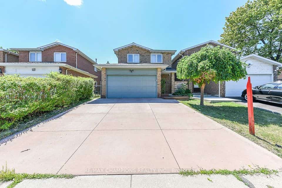 163 Simmons Boulevard, Brampton, ON L6V 3Y2