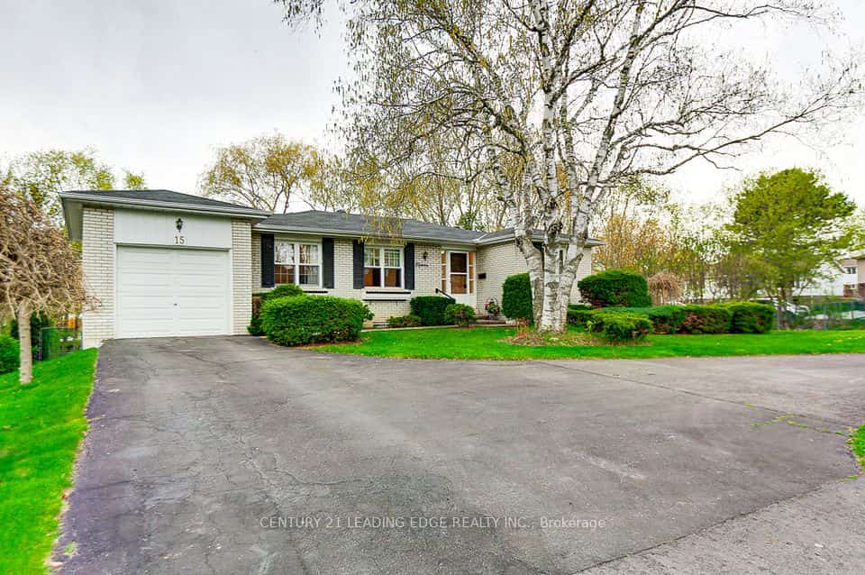 15 BAKERDALE Road, Markham, ON L3P 1J3