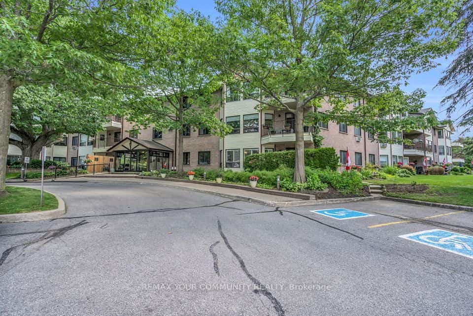111 Grew Boulevard #210, Georgina, ON L0E 1L0