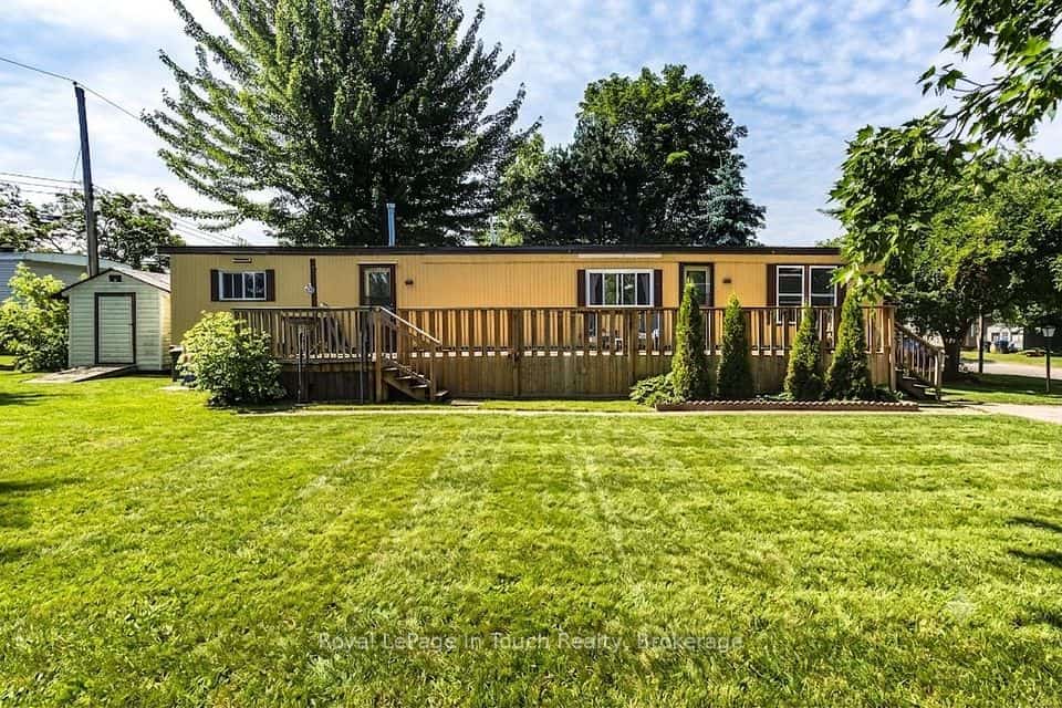 21 Vics Road, Midland, ON L4R 4K3