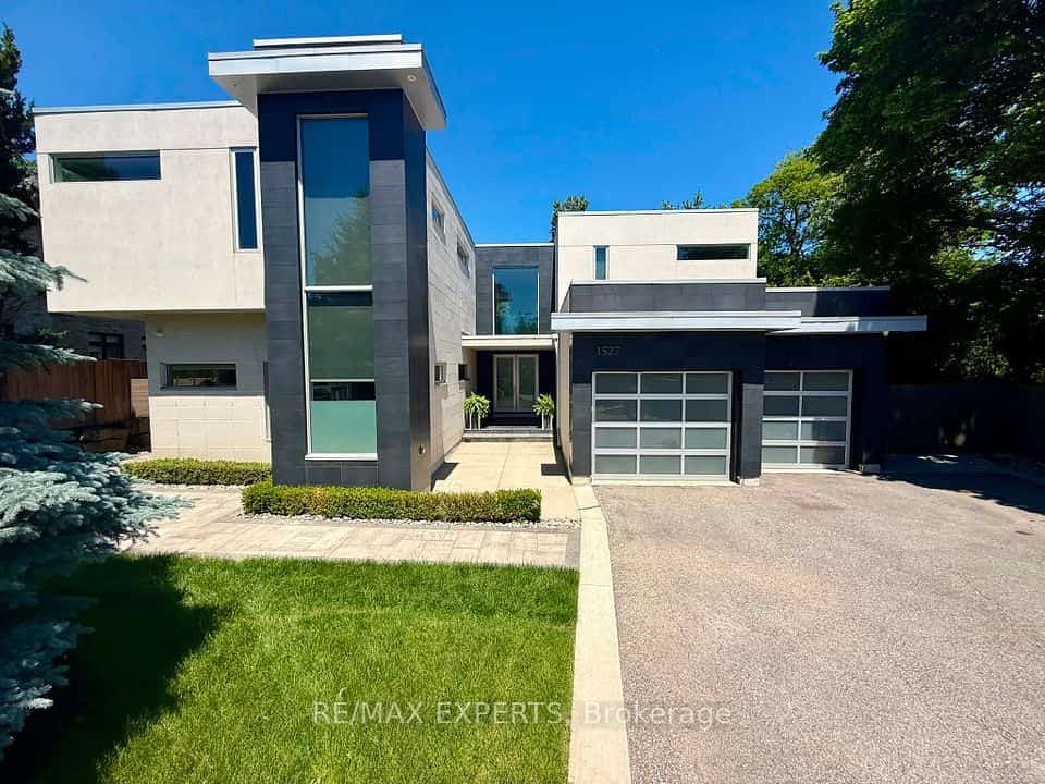 1527 Glenhill Crescent, Mississauga, ON L5H 3C4
