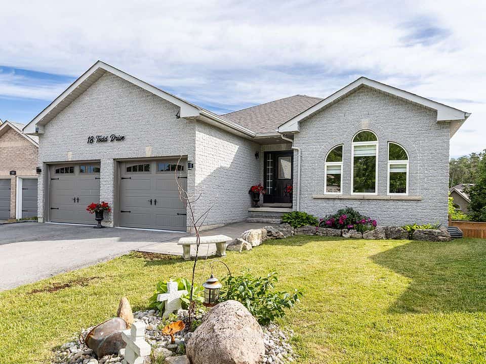 18 Todd Drive, Barrie, ON L4N 9K6