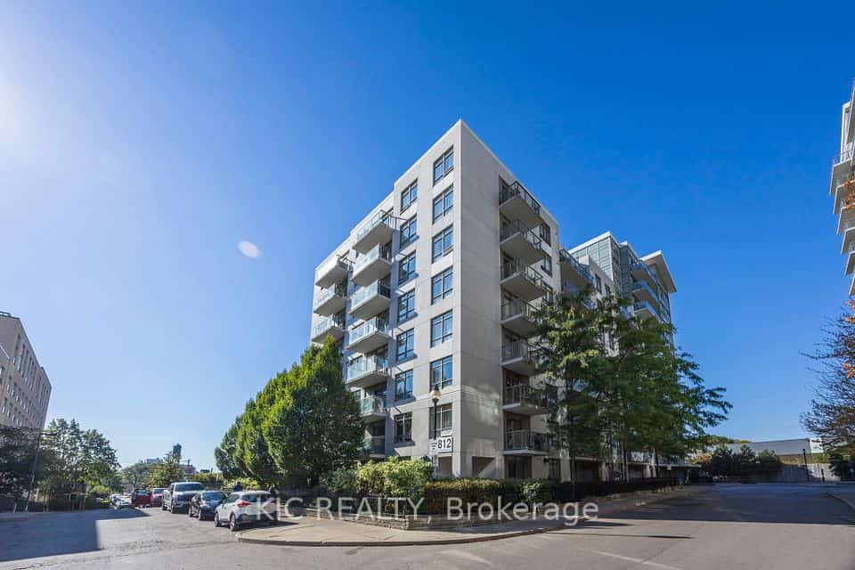812 Lansdowne Avenue #901, Toronto, ON M6H 4K5