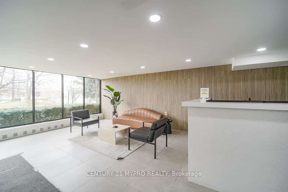 100 Echo Point #1708, Toronto, ON M1W 2V2