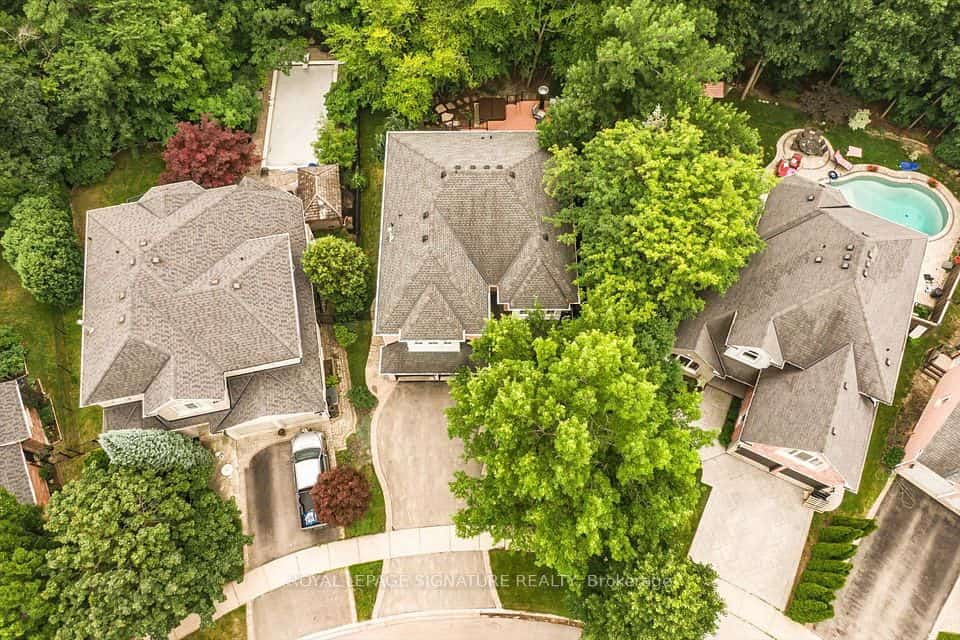 2044 Waterbridge Drive, Burlington, ON L7M 3W2