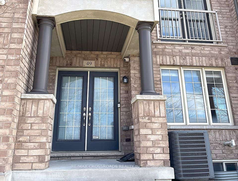 49 Memon Place, Markham, ON L6E 0S1