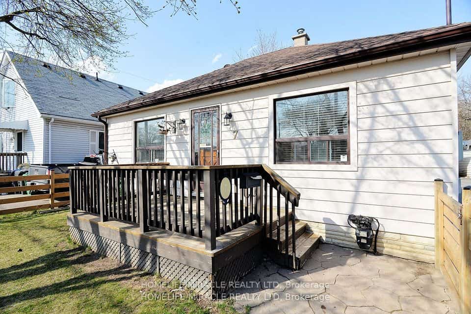7 Sophia Street, Brampton, ON L6V 1T8
