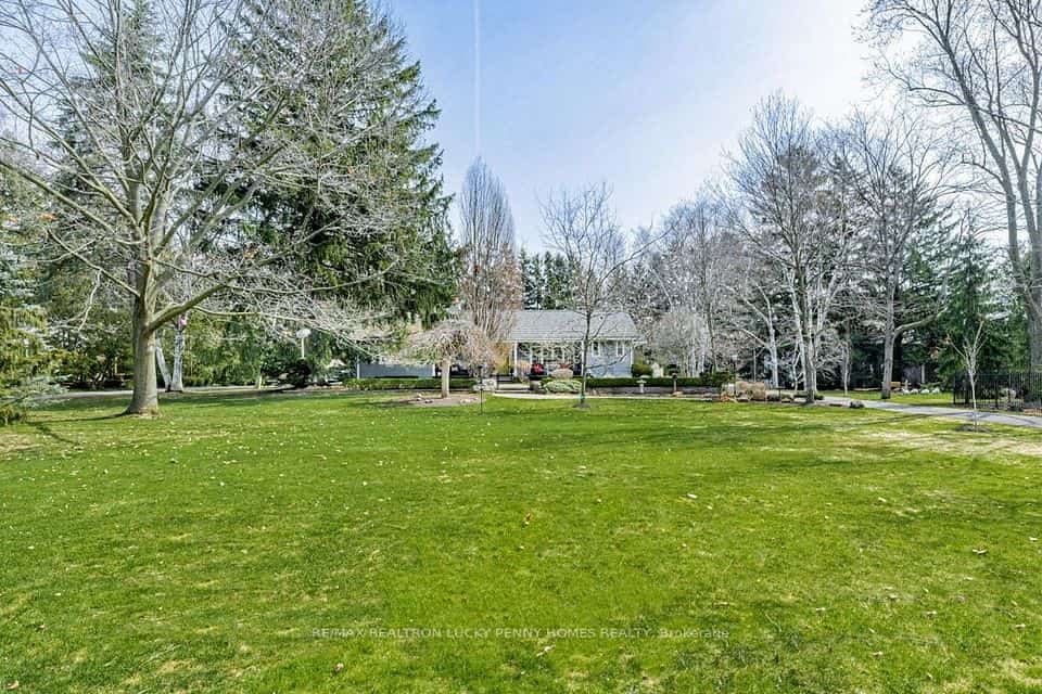 9 Orchard Street, Markham, ON L3P 2S9