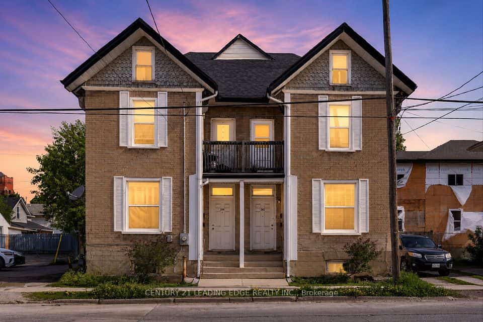 292-294 Townsend Street #292, Peterborough, ON K9J 2K7