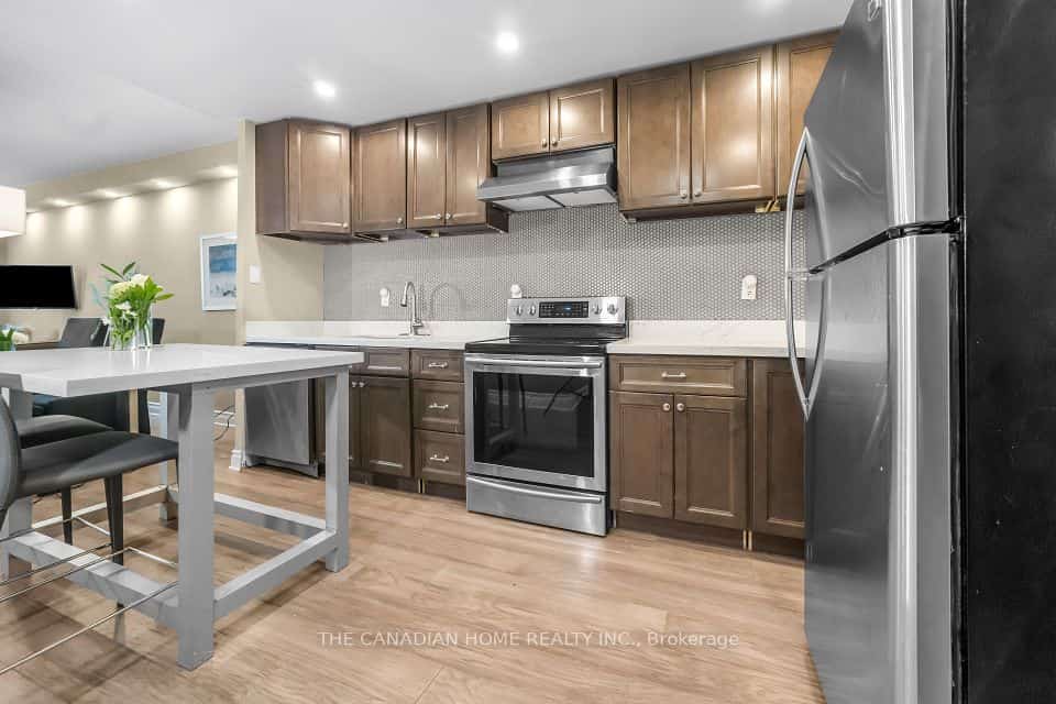 4 Lisa Street #103, Brampton, ON L6T 4B6