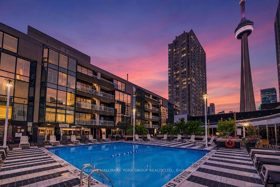 251 Queens Quay W, Toronto