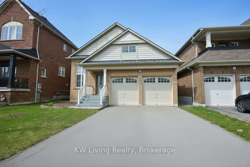 44 Galea Drive, Ajax, ON L1Z 0J7