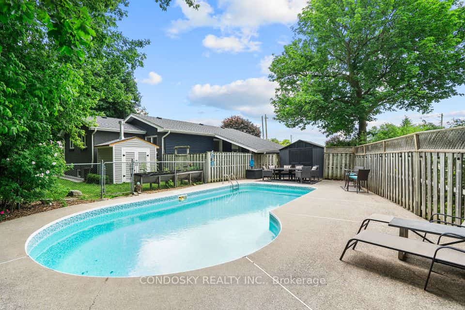 15 Gibbons Place, Halton Hills, ON L7G 1M2