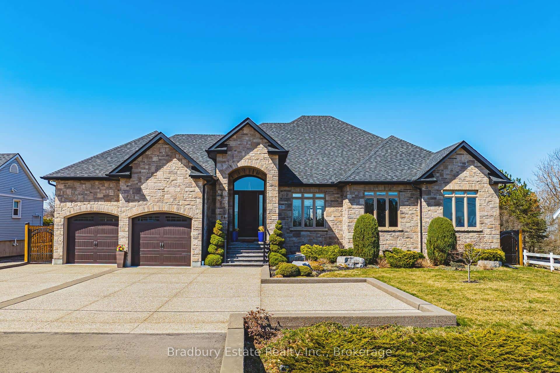 221 Glover Road, Hamilton, ON L8E 5H6