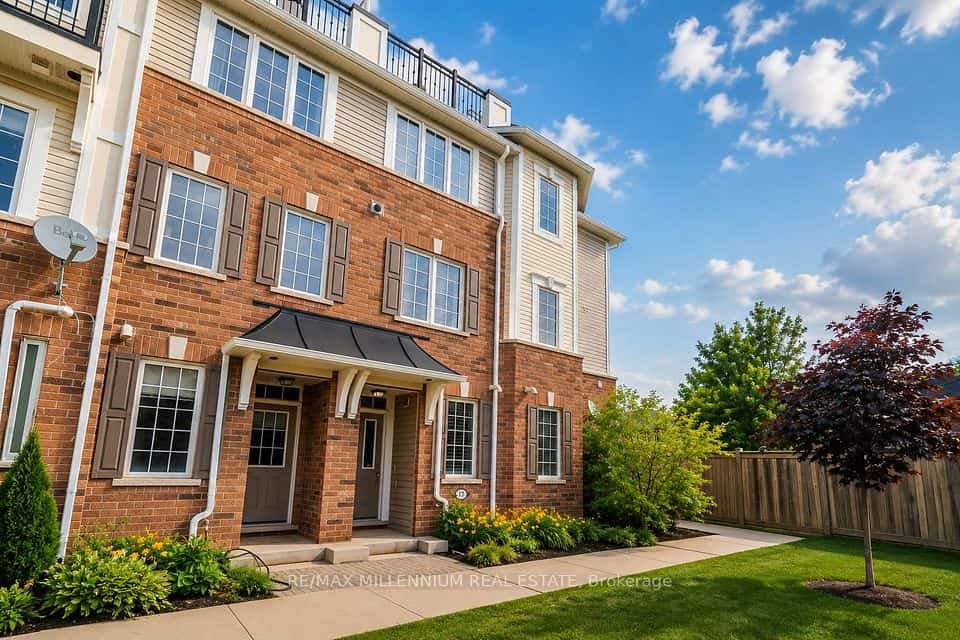 2614 Dashwood Drive #17, Oakville, ON L6M 0K5