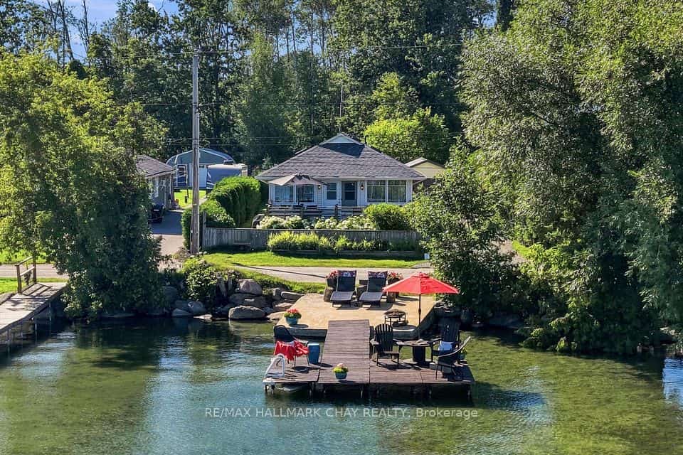 1064 Wisker Avenue, Innisfil, ON L0L 1W0