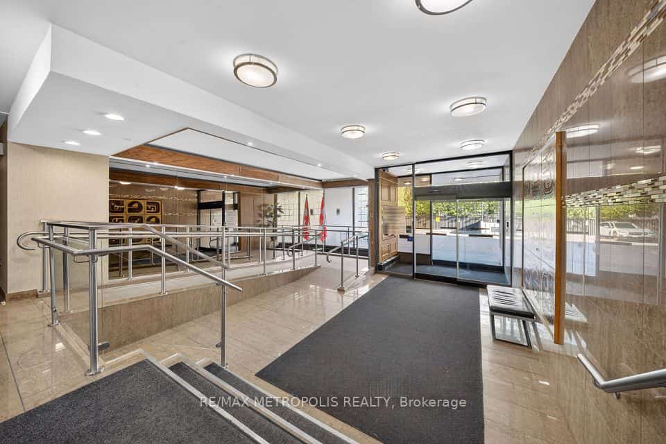 15 Torrance Road #1102, Toronto, ON M1J 3K2