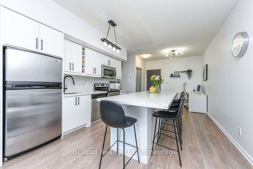 103 The Queensway #1303, Toronto, ON M6S 5B3