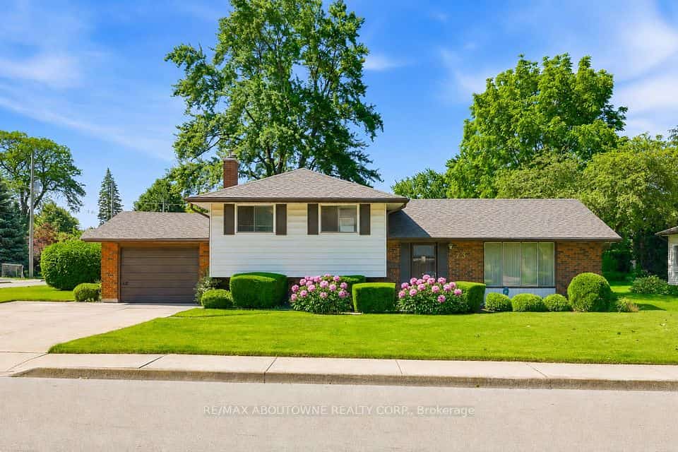 73 Price Avenue, Hamilton, ON L9C 1K5