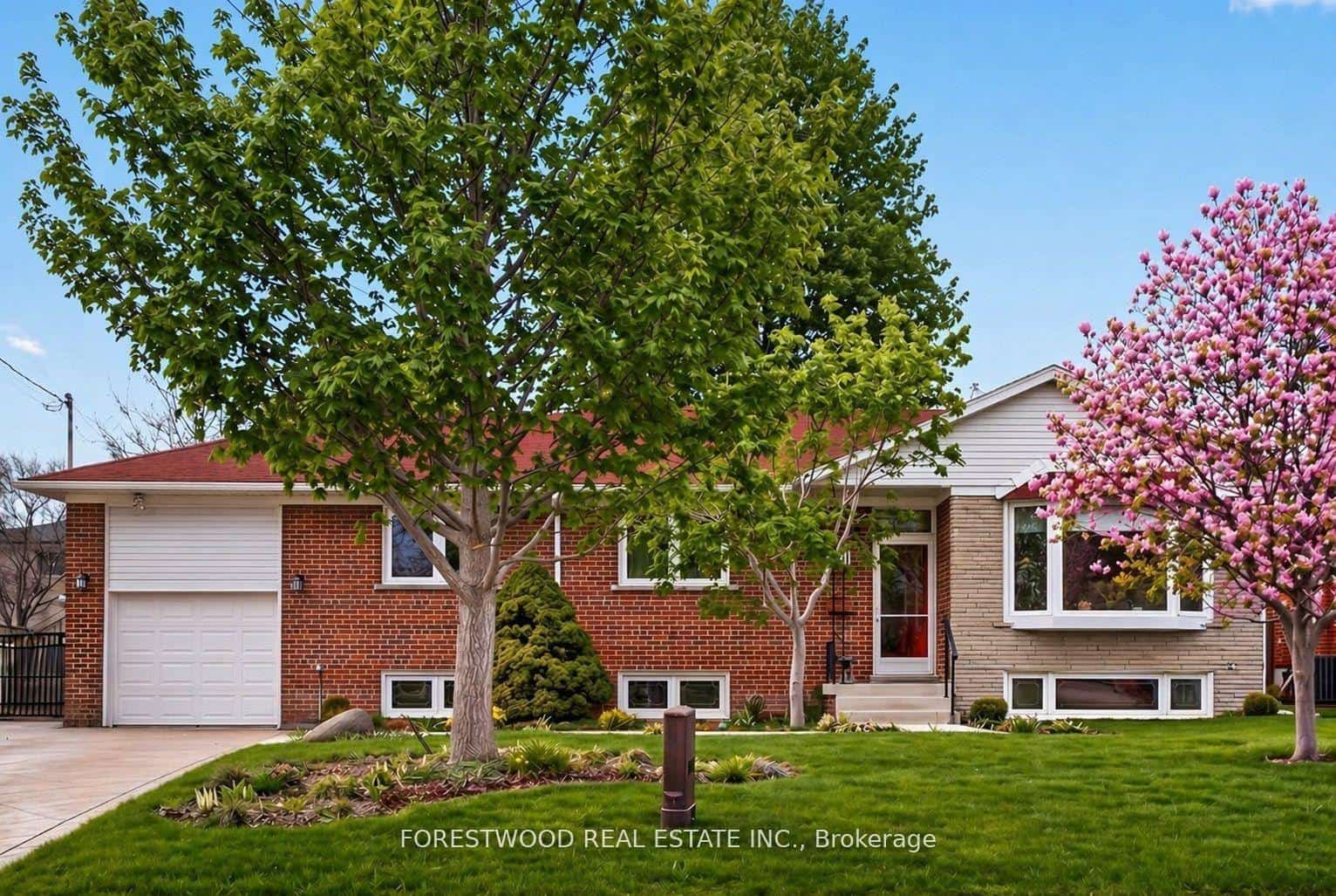 651 Breckenridge Road, Mississauga, ON L5A 2C7