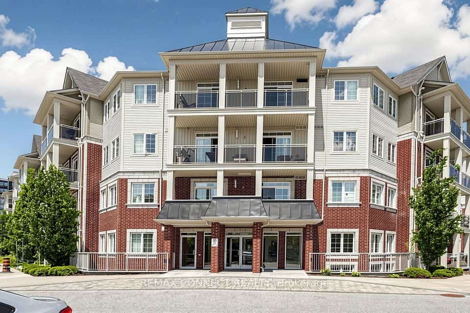 84 Aspen Springs Drive Condos, Clarington