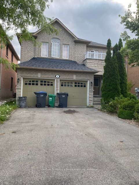 16 Harwood Road, Brampton, ON L7A 3P9