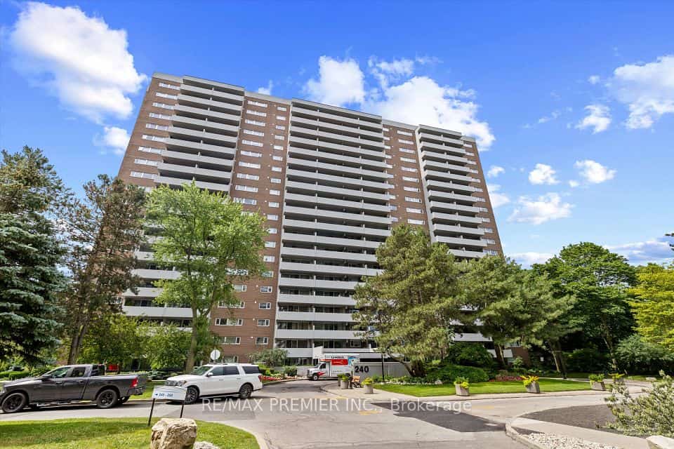 240 Scarlett Road #711, Toronto, ON M6N 4X4