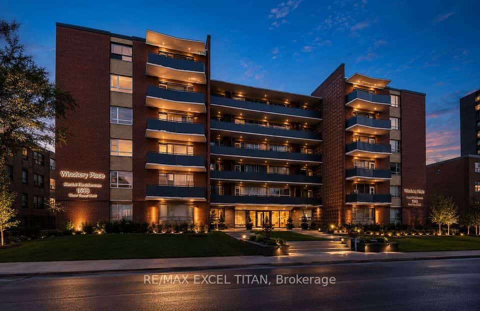 165 Cosburn Avenue #615, Toronto, ON M4J 2L3