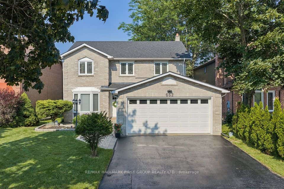 662 Cognac Crescent, Pickering, ON L1X 1L7