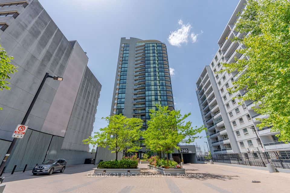 5740 Yonge Street #205, Toronto, ON M2M 0B1