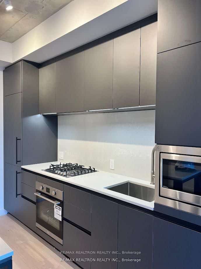 1720 Bayview Avenue #403, Toronto, ON M4G 3C4