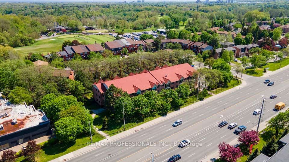 1275 Cornerbrook Place #313, Mississauga, ON L5C 3J3
